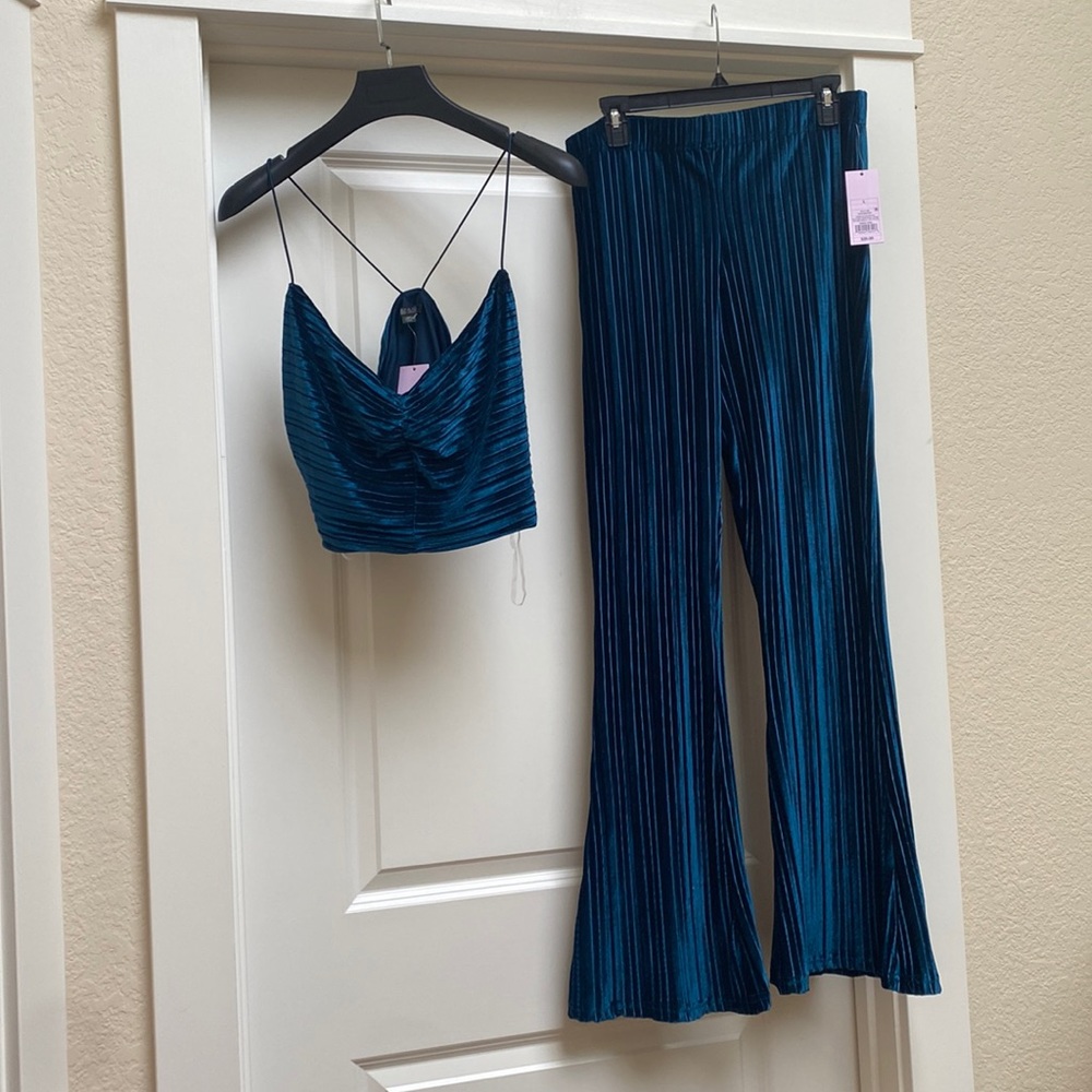 NWT Wild Fable velvet !!! Top XXL and Bell Bottom L